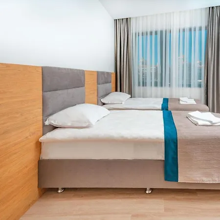Aparthotel New Safir 4*