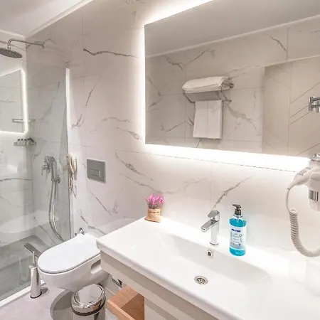 Aparthotel New Safir 4*
