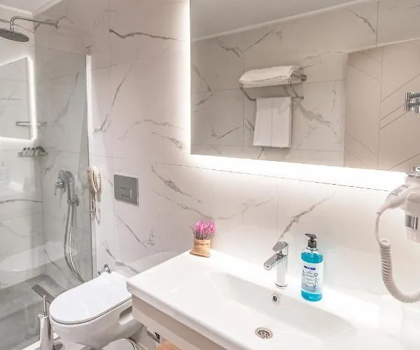 Apartmanhotel New Safir 4*